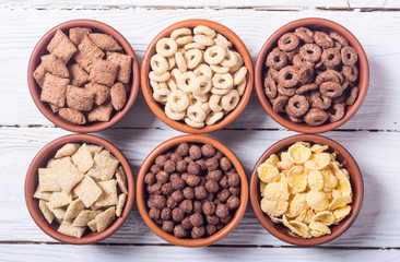 Cereals . Breakfast with milk and chocolate cornflakes