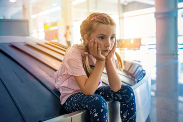 airport gate waiting girl for baggage