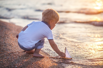 Little boy and sea