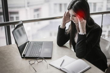girl behind the laptop remembers the information