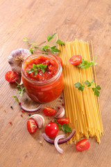 tomato sauce and spaghetti