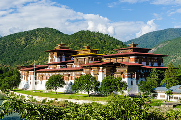 Punakha Dzong at the junktion of Mo Chhu and Pho Chhu (Mo River and Cho River) forming Punakha Tsang Chhu (Punakha Tsang River), Thimphu, Bhutan