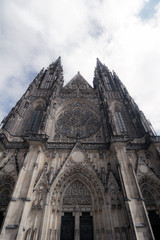 Fototapeta na wymiar Cattedrale di Praga: vista esterna