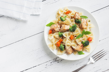 Farfalle pasta with chicken and vegetables
