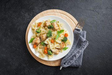 Farfalle pasta with chicken and vegetables
