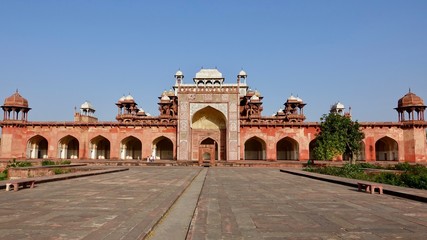 Fototapeta na wymiar Akbar Mausoleum in Agra, Indien - Mogularchitektur