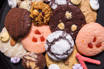 plate with cookies and gingerbread closeup
