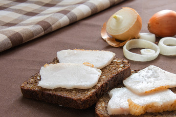 sandwich with bacon and onion