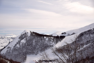 Fototapeta na wymiar The high mountains of Abruzzo filled with snow 0014