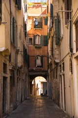 Fototapeta na wymiar Venice Italy Alleyway