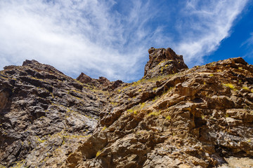 Fototapeta premium Felsmassiv vor blauem Himmel, Gran Canaria