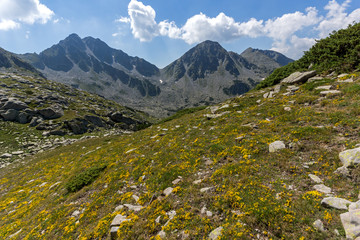 Fototapeta premium Amazing Landscape From Begovitsa (goat) pass, Pirin Mountain, Bulgaria
