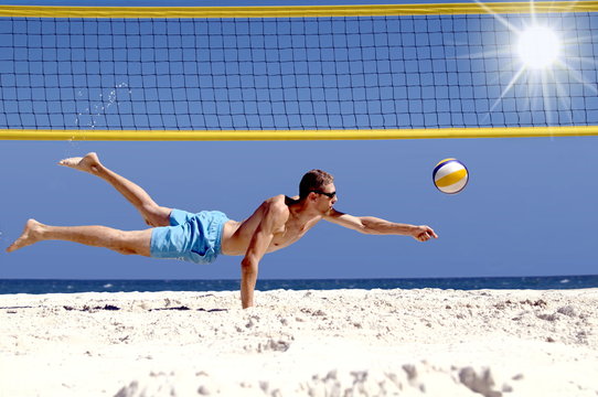 Beachvolleyball sportlich Bagger