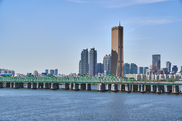 Obraz premium Krajobraz rzeki Han w Seulu