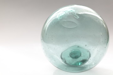 ガラスの浮き球