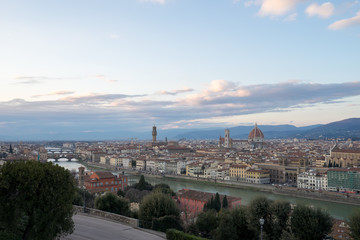 Fototapeta na wymiar ミケランジェロ広場から見るフィレンツェの風景