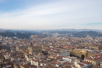 サンタ・マリア・デル・フィオーレ大聖堂のクーポラから見るフィレンツェの町並み