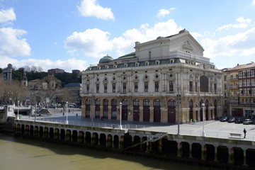 Fototapeta na wymiar Théâtre Arriaga à Bilbao