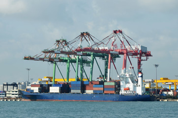 Naklejka premium Kaohsiung harbor in Taiwan 