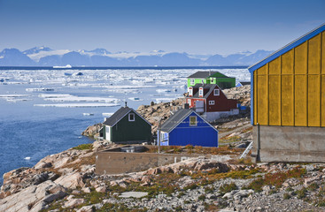 colored houses in itoqqortoomiit in east greenland © Christian