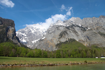 Fototapeta na wymiar Berchtesgaden, wondreful mountains adn bright lake