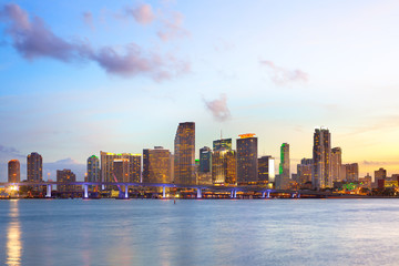 Obraz premium Skyline of downtown Miami at dusk, Florida, USA