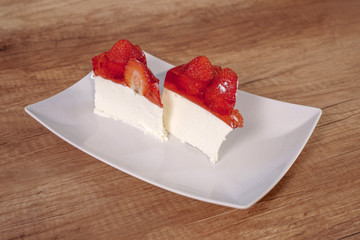 Cheesecake with strawberries - 198473391