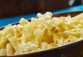  Skillet Cheesy Penne Pasta