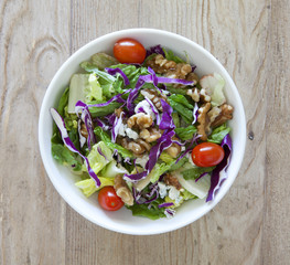 Green Salad with Walnuts and Blue Cheese