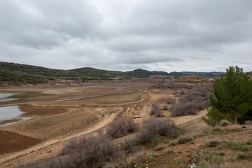 Fototapeta na wymiar The lake of tranquera in Nuevalos, Aragon