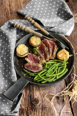 magret de canard, haricots verts et champignons farcis 5