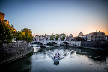 Obraz premium Sunset on the Tiber - Rome Italy