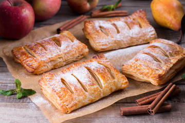 Puff pastry with apples and powdered sugar