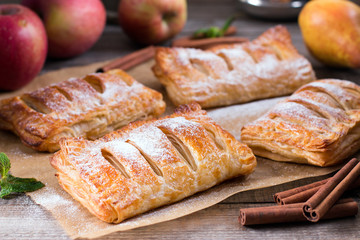 Puff pastry with apples and powdered sugar