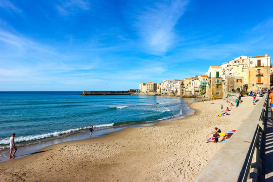 Il modo visto dal Lungomare di Cefalu