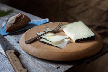 Cured cheese