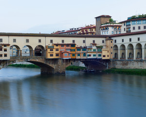 Fototapeta na wymiar Ponte Vecchio at Dawn, Florence, Italy