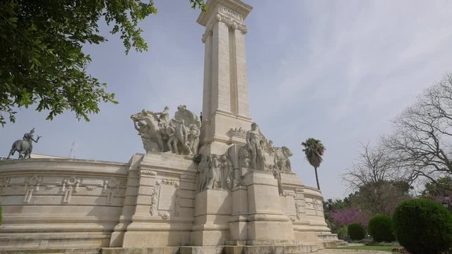 Tilt up of the Cadiz Constitution monument