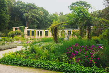 Naklejka premium Tiergarten, najpopularniejszy berliński park miejski, położony całkowicie w dzielnicy o tej samej nazwie, Berlinie, w Niemczech