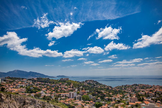 "Mistral Bilder – Durchsuchen 2,754 Archivfotos, Vektorgrafiken und ...