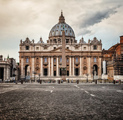 Fototapeta na wymiar St Peters basilica in Vatican City