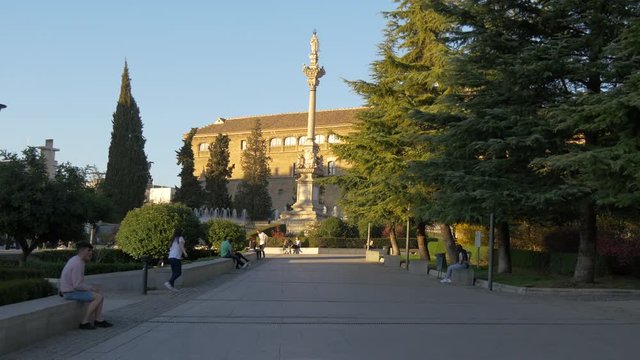 Statue of the Virgin Mary in Jardines del Triunfo