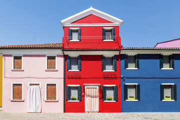 Fototapeta na wymiar colorful houses on the island of Burano, Venice