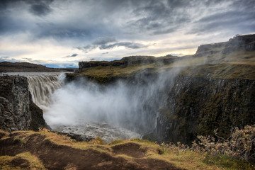 Riesen Wasserfall der Dettifoss in Vatnajokull Nationalpark in Nordost-Island. Der mächtigste Wasserfall in Europa_002