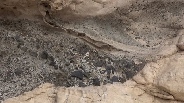 Vulkank&uuml;ste und Felsformationen an der Westk&uuml;ste von Fuerteventura, Vulkaninsel, Kanaren, 4K