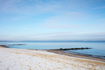 Schnee und Morgenlicht an der Osrtseeküste, Niendorf/Ostsee,  Timmendorfer Strand, Lübecker Bucht, Schleswig-Holstein, Deutschland