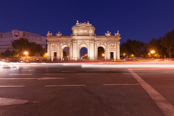 Fototapeta premium Night view of the Puerta de Alcala in Madrid