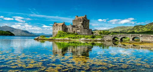 Acrylic prints Historic building Eilean Donan Castle during a warm summer day - Dornie, Scotland