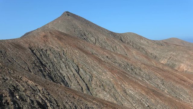 Vulkanlandschaft auf Fuerteventura, Kanaren, Vulkangestein, Lava, Weite, Urlaub, 4K