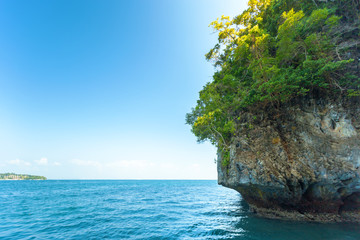 Naklejka premium rocks and sea